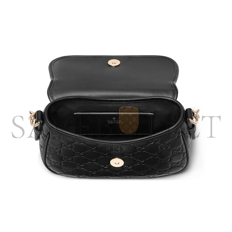 GUCCI GG EMBLEM SMALL SHOULDER BAG 847448 (20.5*13*7cm)